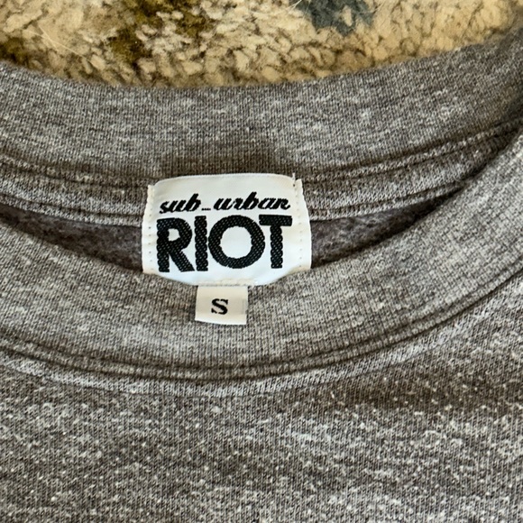 Lettuce Be Friends sweatshirt - Picture 2 of 2